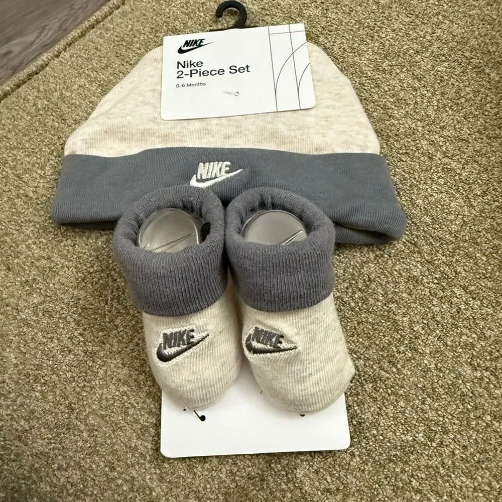 Nike Baby Beanie Cap and Booties Set - Grey / Gray - 0-6 M - Boy Girl Infant